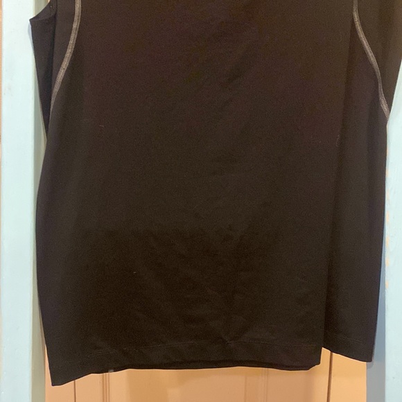 Nike sleeveless workout tank - Picture 5 of 6